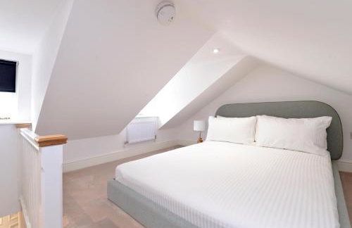 1 bedroom flat in centre of Odiham- free parking - Photo 8