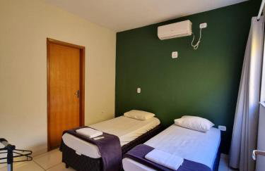 Suíte privativa com ar-condicionado l garagem l cozinha l centro - Foto 1