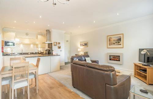 Apartment 14, Hazelwood Hall - Photo 3