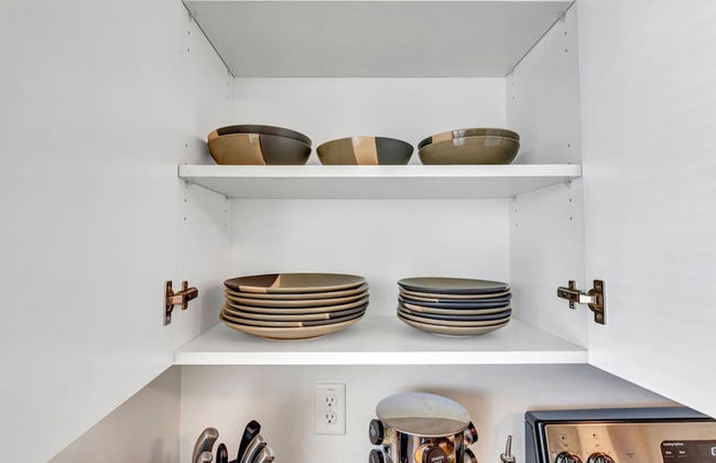 Charming 2BR w King Queen Close to SLC - Foto 9