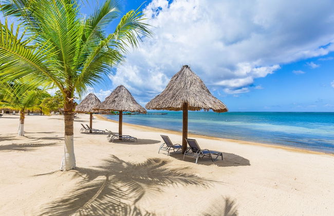 Pristine Bay Villa 1304 with large pool - 3 bedroom 3 Condo by RedAwning - Foto 29