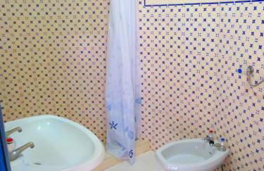 Charming House with Shared Pool in Porto de Mós. - Foto 12