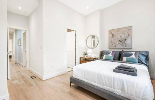 Sleeps 12 Downtown Entire home with rooftop - Foto 23