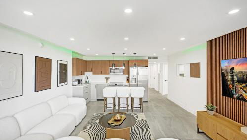 Bright 3BR 3BA Condo with Stunning Bay Views in Oceanfront Complex 820 - Foto 2