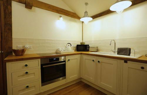 Rushmoor Retreat, Cosy with Outdoor Pizza Oven - Photo 13