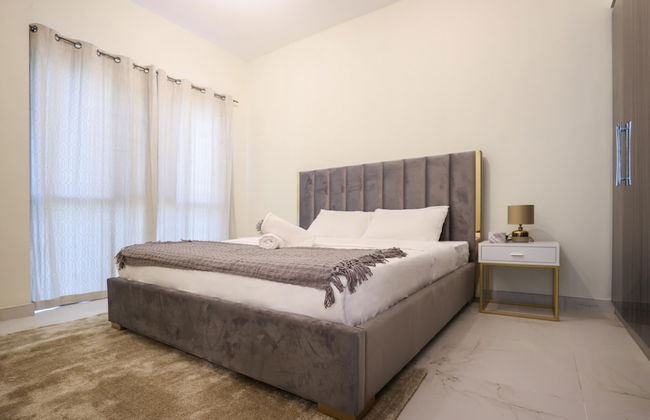 Elite LUX Holiday Homes - Cozy Modern 1BR in Dubai South - Photo 8