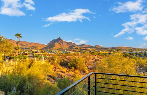 3BR Retreat with Heated Pool, BBQ and Mountain Views - Foto 78
