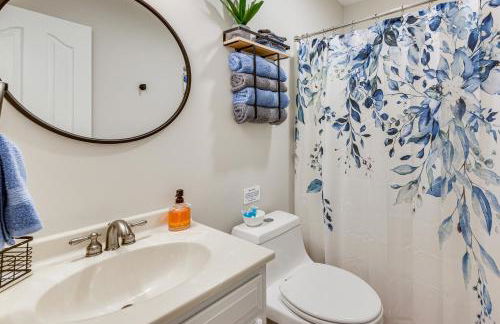 Lakeside Cedar Pines Bungalow 5 Mi to Main St! - Foto 13