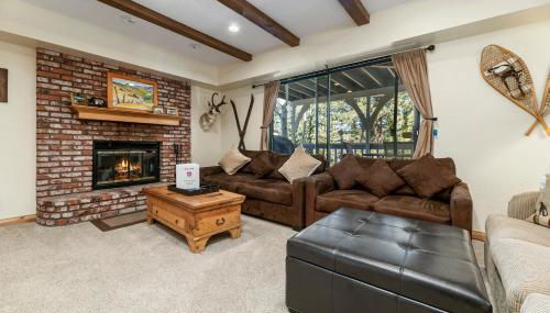 Whiskey Pines Chalet - Warm and cozy cabin with modern features made more fun with a gameroom - Foto 2