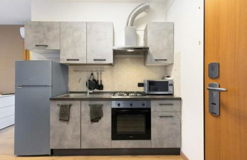 Modern Retreat with AC & Fast Wi-Fi - Photo 9