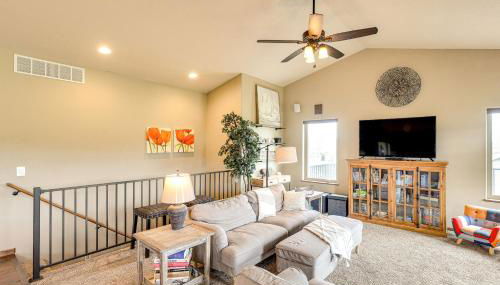 Spearfish Retreat with Fireplace and Mountain Views! - Foto 4