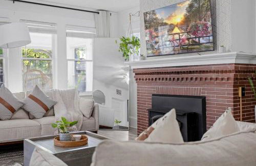 5BR 3BA Family Retreat 2 Blocks from Beach - Foto 35