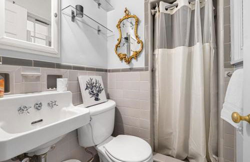 7BR Historic Estate Private Yard Near DC and Old Town - Vassar - Foto 34