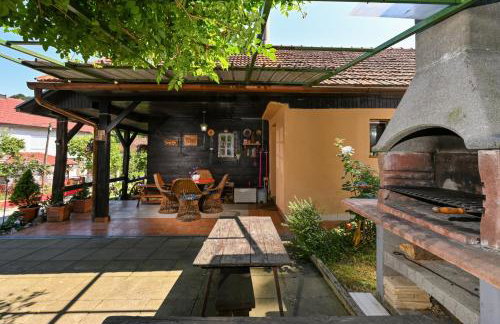 Kuća Viola, traditional wooden house in Tuhelj - Foto 9