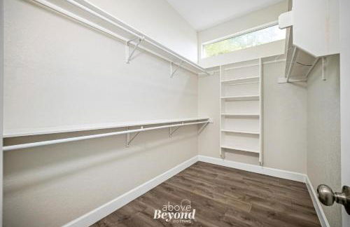 Sprawling Home w/ Rooftop Spot - Foto 27