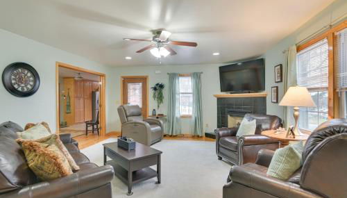 Large Home with Deck and Grill about 9 Mi to Virginia Tech - Foto 1