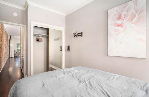 NEW Love Mi Getaway Loft with Deck on Washington Ave 110 - Foto 14
