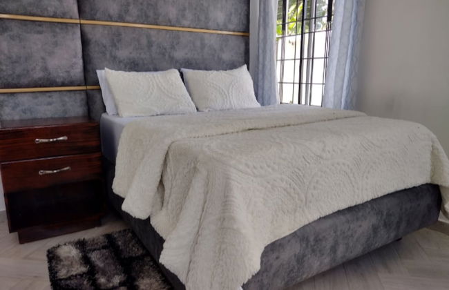 Mkamiti Villa Airport Hotel - Photo 8