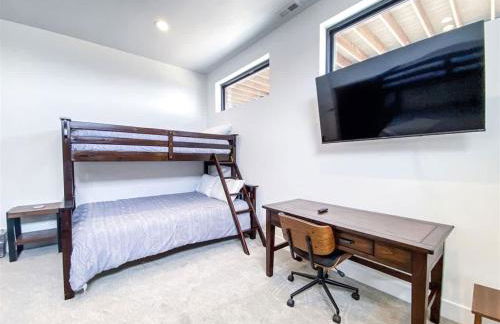 New Ultra-Modern Home Overlooking the Lake - Foto 12