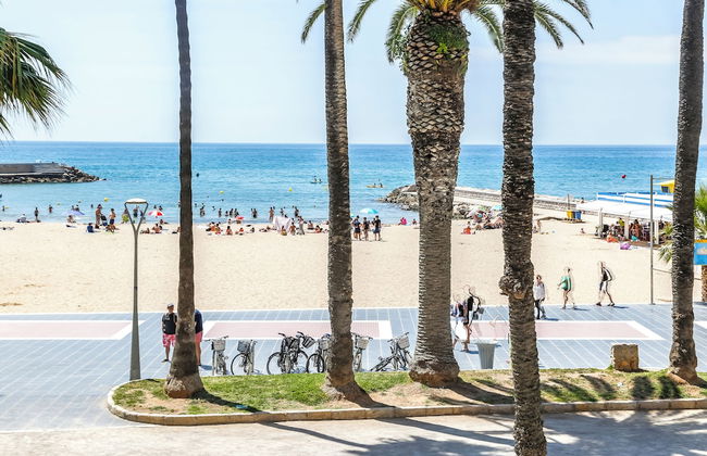 Newly Renovated Beachfront Apartment Ideally Located in Penelope - Foto 31