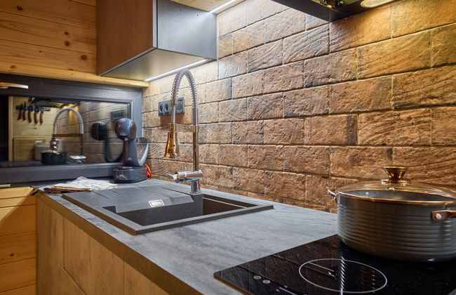 Luxe Timber Lodge & Pet Retreat - Photo 13