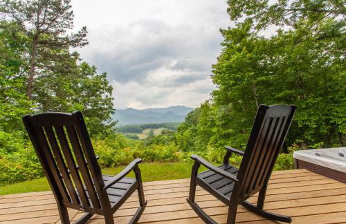 Chasing Sunsets: A Cozy 2-Bedroom Cabin in Smoky Mts with Stunning Mountain Views. - Foto 15