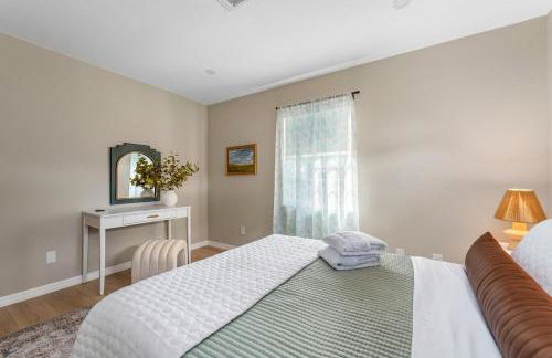 All King Beds & TVs in Every Room, Perfect for Large Groups - Foto 24