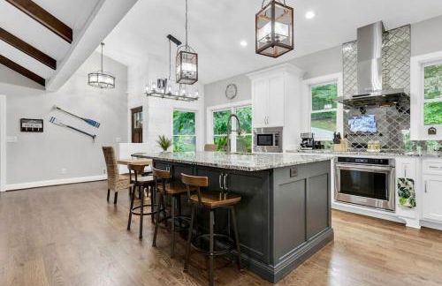 Lakefront, Saltwater Pool, Backyard Oasis, Private Dock, Home Gym - Foto 49