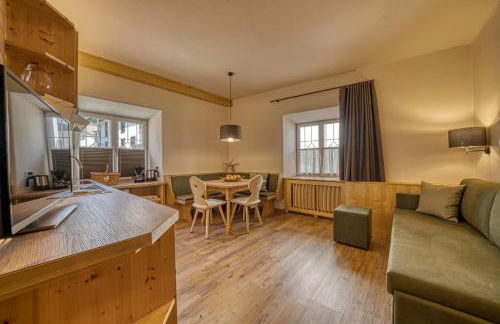 Kreuzwegerhof Nals - Historic Nature Stay with Pool near Meran & Bozen - Photo 65