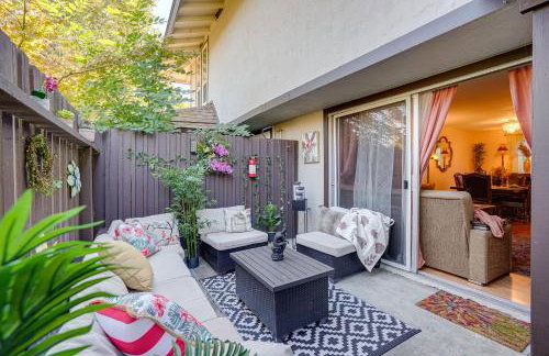 Lovely Concord Townhome Retreat with Community Pool! - Foto 1