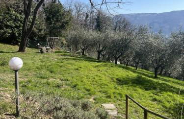 Hillside semi-detached villa with panoramic views - Foto 30