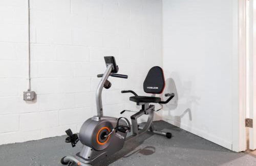 Spacious and Luxury Designed Ranch with Game Room - Foto 35