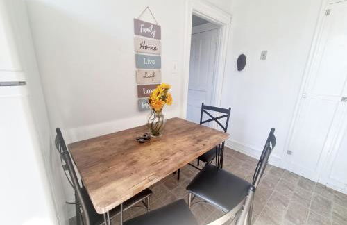 Cozy & Inviting A Place to Call Home - Foto 8