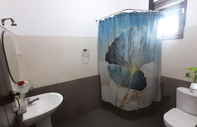 Galle Large Serviced Villa Near Beaches & Fort - Photo 14