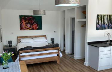 Blundens Holiday Lets - Hatfield - Photo 9