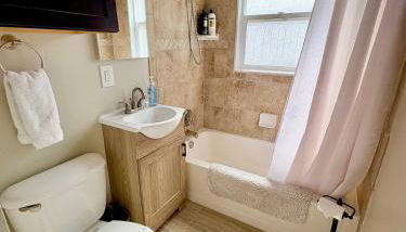 Historic 2 bedroom home in Old Town-main floor - Foto 5