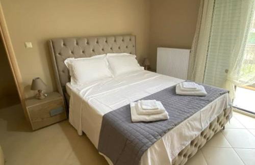 Four Seasons House - Photo 1