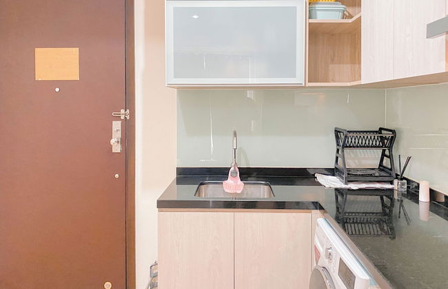 Elegant And Nice 2Br At Menteng Park Apartment - Photo 15