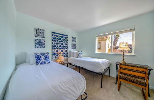 Succulents and Seashells - Coastal Paradise by Beach - Foto 40