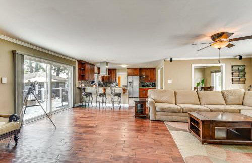 Luxe Lakefront Portsmouth Home: Fish, Swim & Play! - Foto 6
