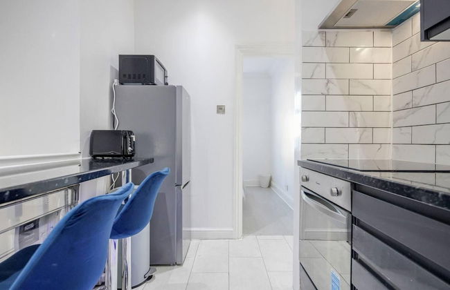 Stunning Top 2 Bed Flat Tilbury Central Location - Foto 9