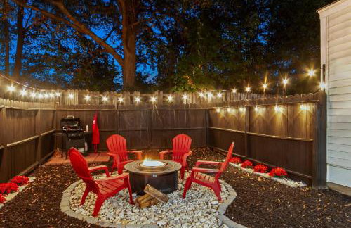 Day Dreamer minutes to Stadium with Fire pit and Parking - Foto 6