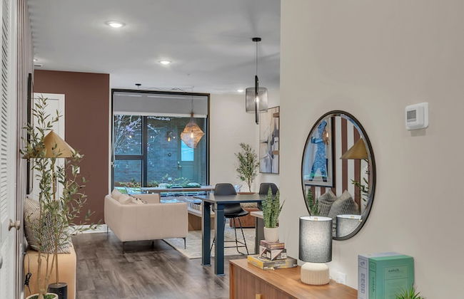 The Grove by AvantStay – Stylish Group Stay with Private Bathrooms - Foto 63