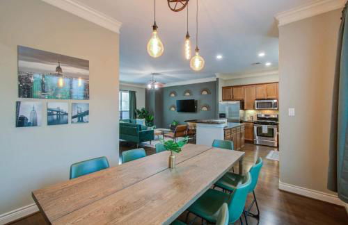 Chic & Central 3-BD Townhouse Mins to DT - Foto 6