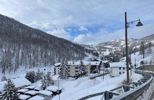 Facing the Sestriere Ski Slopes - Foto 60