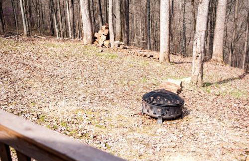 Romantic Log Cabin Accommodation with Private Jacuzzi near Huntington, West Virginia - Foto 13