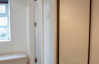 Spacious & Modern 8-Bed Home - Sleeps 13 - Parking - Foto 10