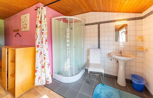 Holiday Home in Montleban With Sauna - Photo 19