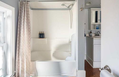 3BR Farmhouse with Views Near Hart Creek Trails - Foto 25