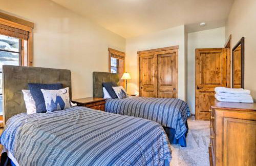 Ski-InandSki-Out Donnelly Townhome with Hot Tub! - Foto 25